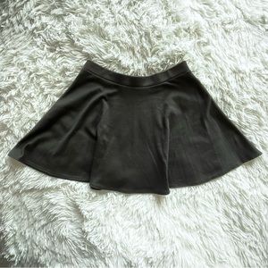 Black stretchy 90s skater skirt